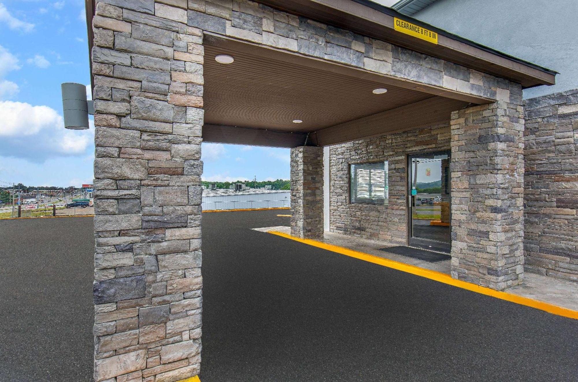 Super 8 By Wyndham Somerset Exteriör bild